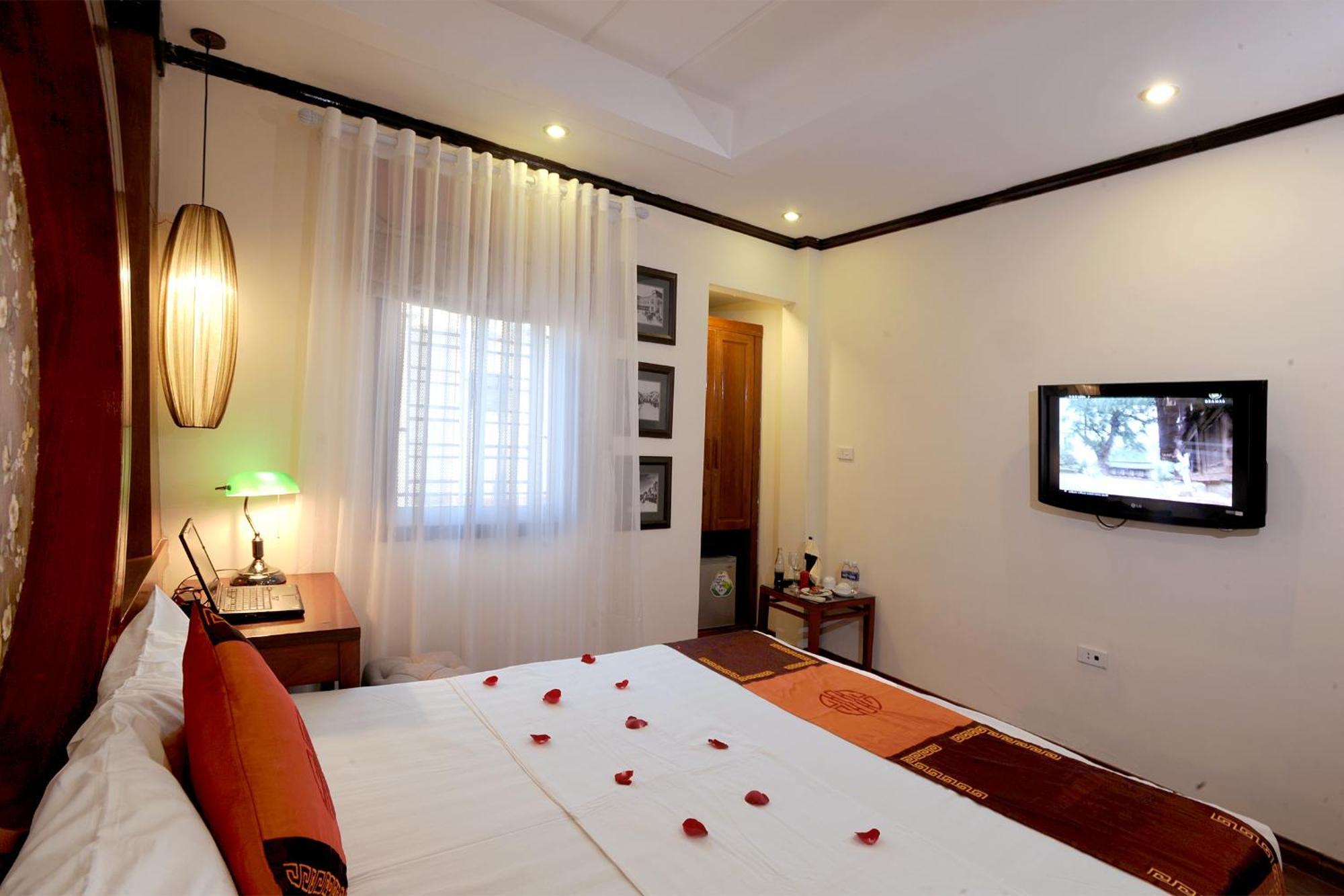 Hanoi Sena Hotel & Travel - Former Symphony Hanoi Hotel Zewnętrze zdjęcie